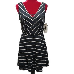NWT striped midi fit&flare V-Neck mini juniors summer dress Sz L sleeveless soft